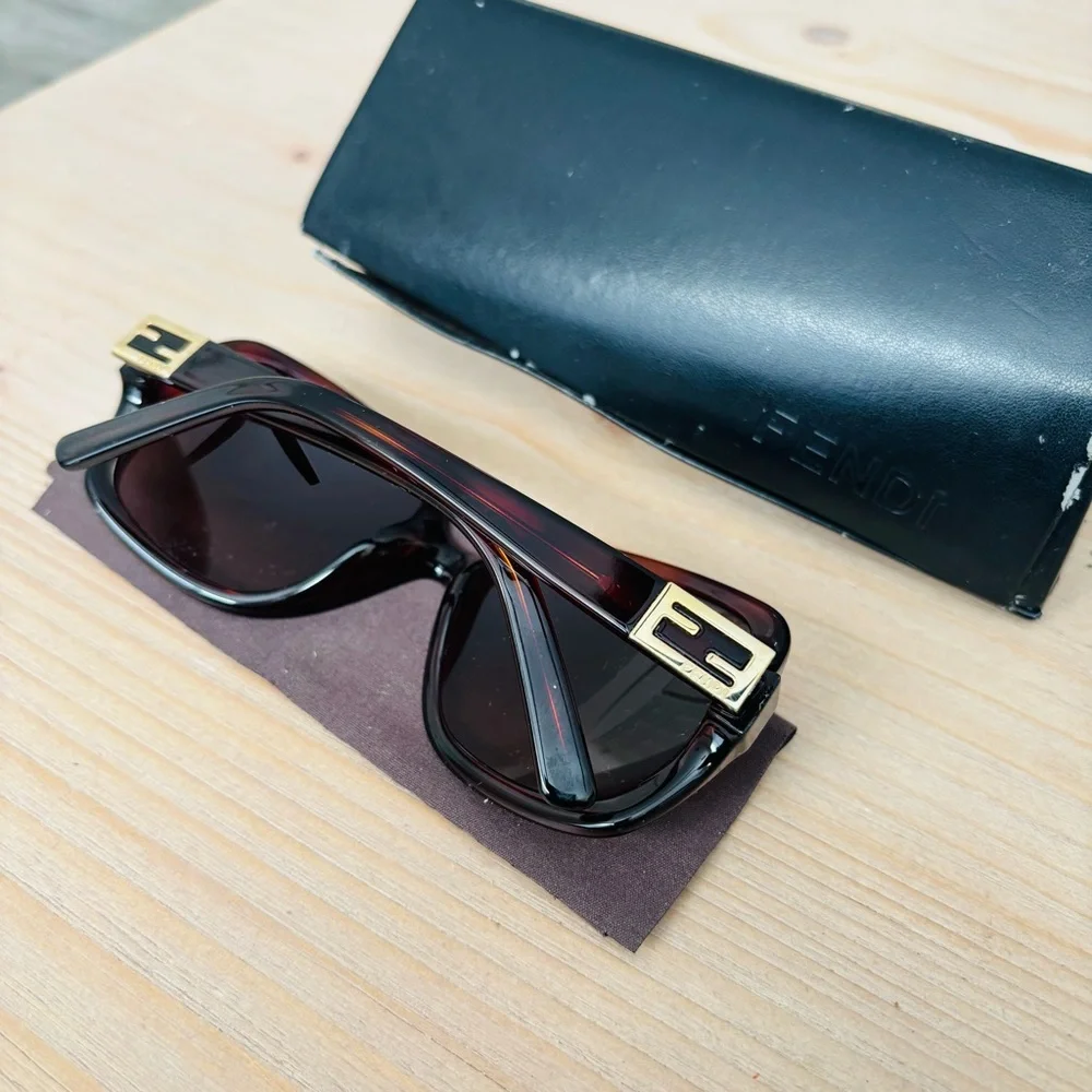 Fendi Brown Tortoise FS5227 Square Sunglasses Women’s W/‎ Case Preloved